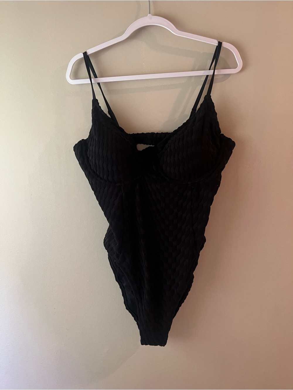 Good American Black Textured Scoop Neck Bathing Suit